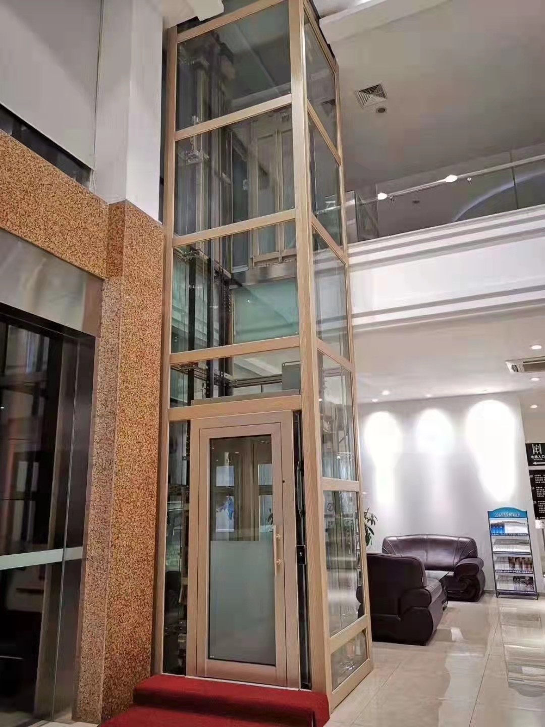 各類(lèi)型家用電梯優(yōu)缺點(diǎn)對(duì)比(圖2) 16619100016602857.jpg